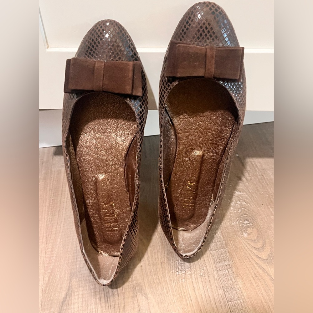 Brown Snakeskin Pattern Flats with Bow